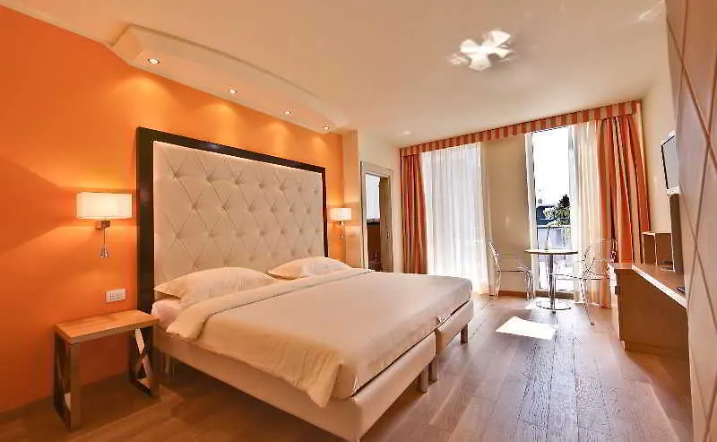 Hotel Kristal Palace - Tonelli Hotels - Adult Friendly Riva del Garda Italy